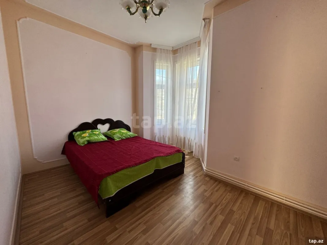 Satılır 5 otaqlı həyət evi 100 m²