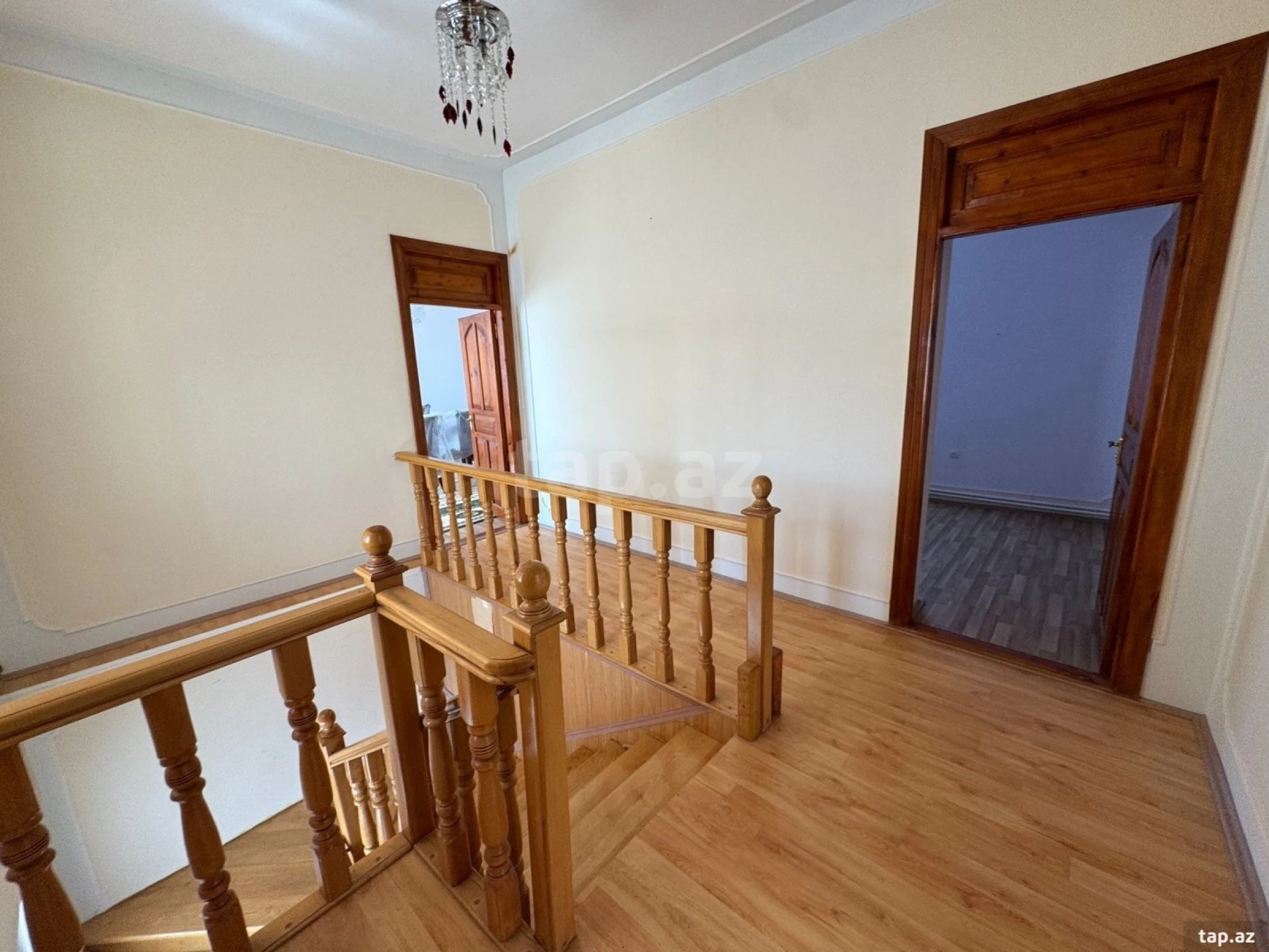 Satılır 5 otaqlı həyət evi 100 m²