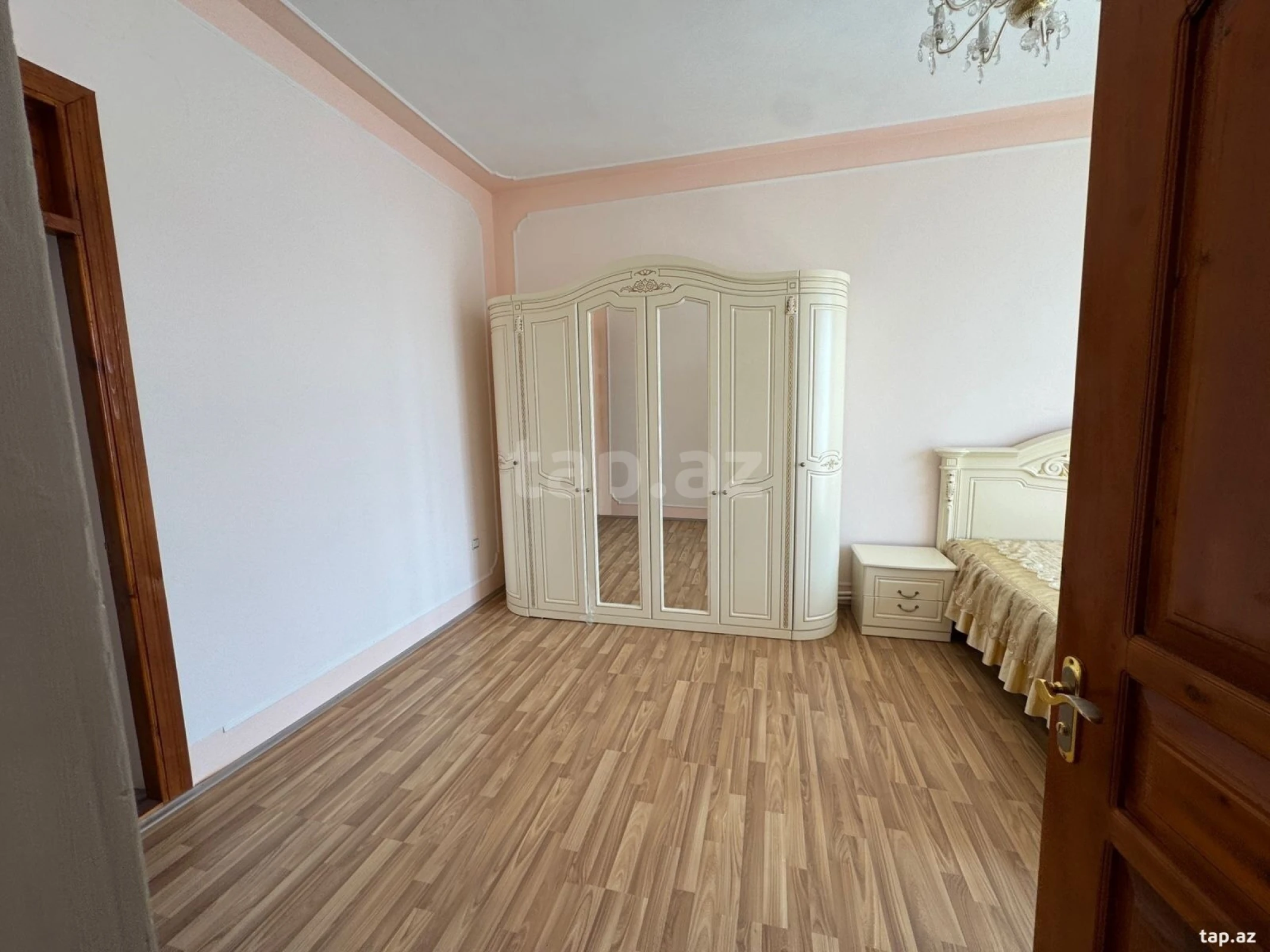 Satılır 5 otaqlı həyət evi 100 m²
