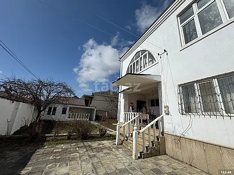 Satılır 5 otaqlı həyət evi 100 m²