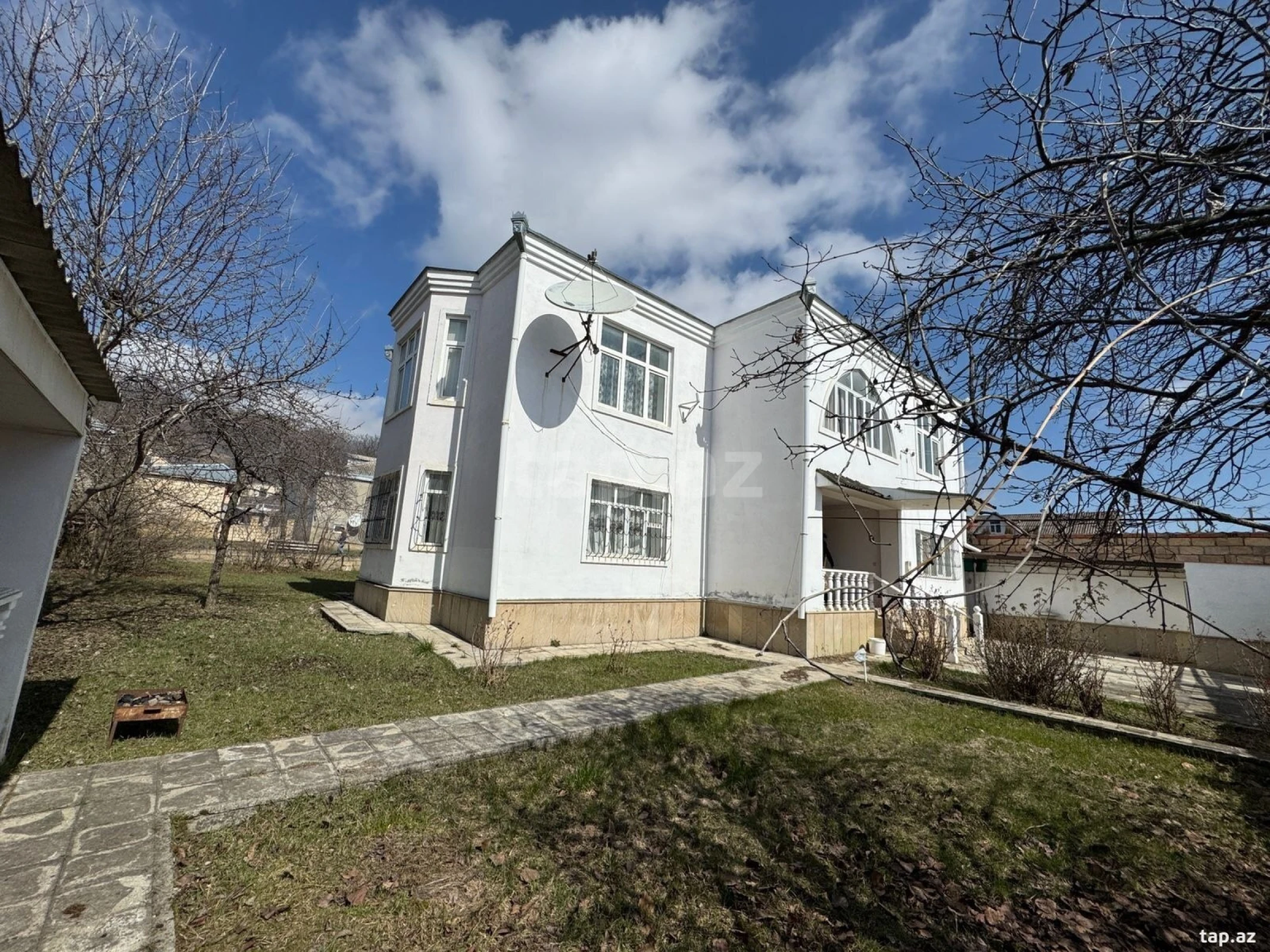 Satılır 5 otaqlı həyət evi 100 m²