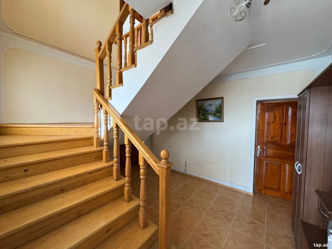 Satılır 5 otaqlı həyət evi 100 m²