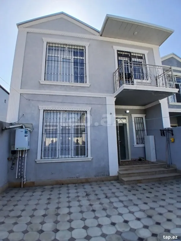 Satılır 4 otaqlı həyət evi 140 m²