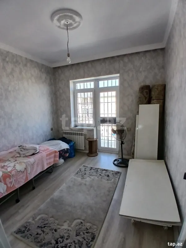 Satılır 4 otaqlı həyət evi 140 m²