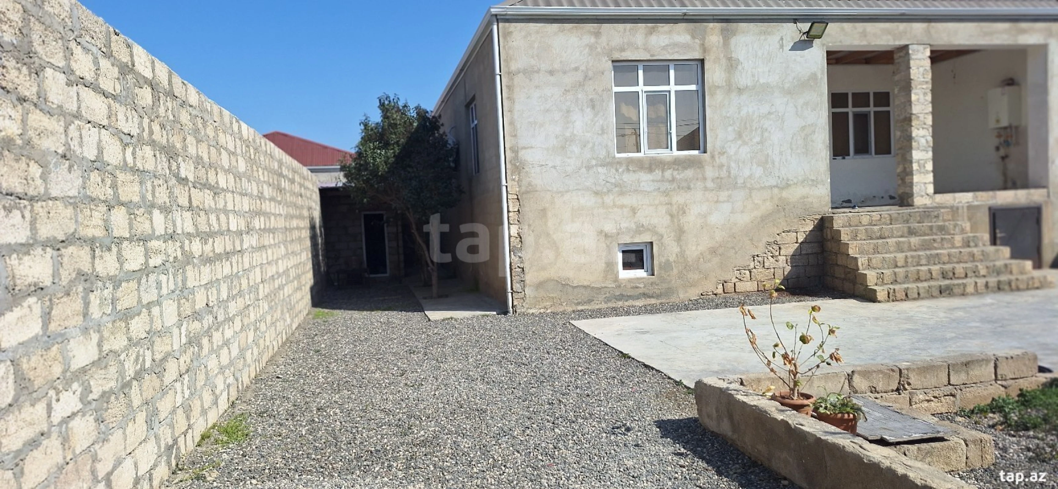 Satılır 3 otaqlı həyət evi 132 m²