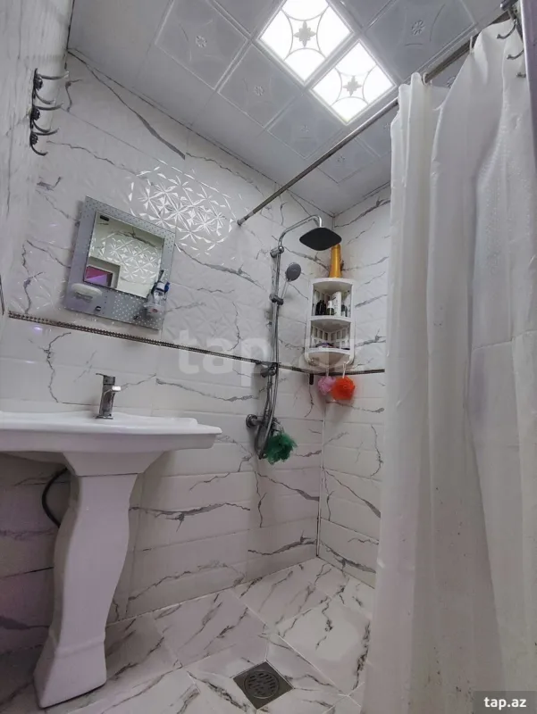 Satılır 4 otaqlı mənzil 90 m²