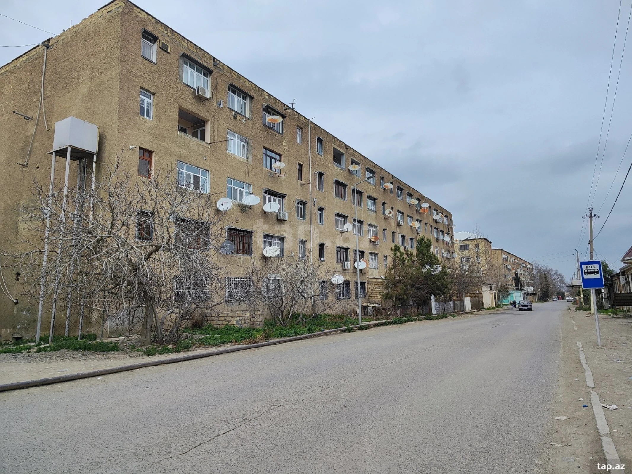 Satılır 4 otaqlı mənzil 90 m²