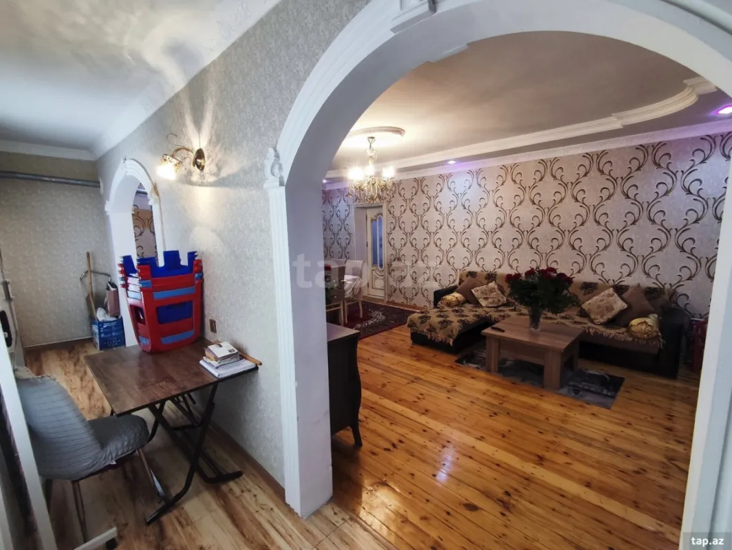 Satılır 4 otaqlı mənzil 90 m²