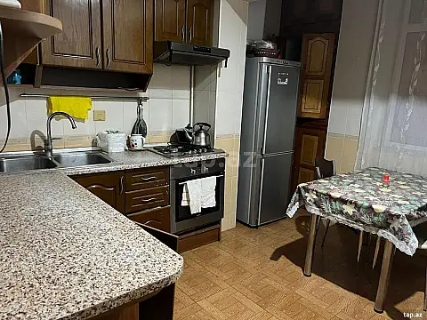 Satılır 4 otaqlı mənzil 100 m²