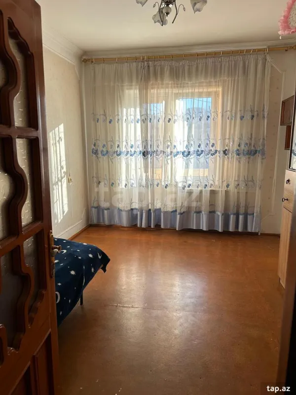 Satılır 4 otaqlı mənzil 100 m²