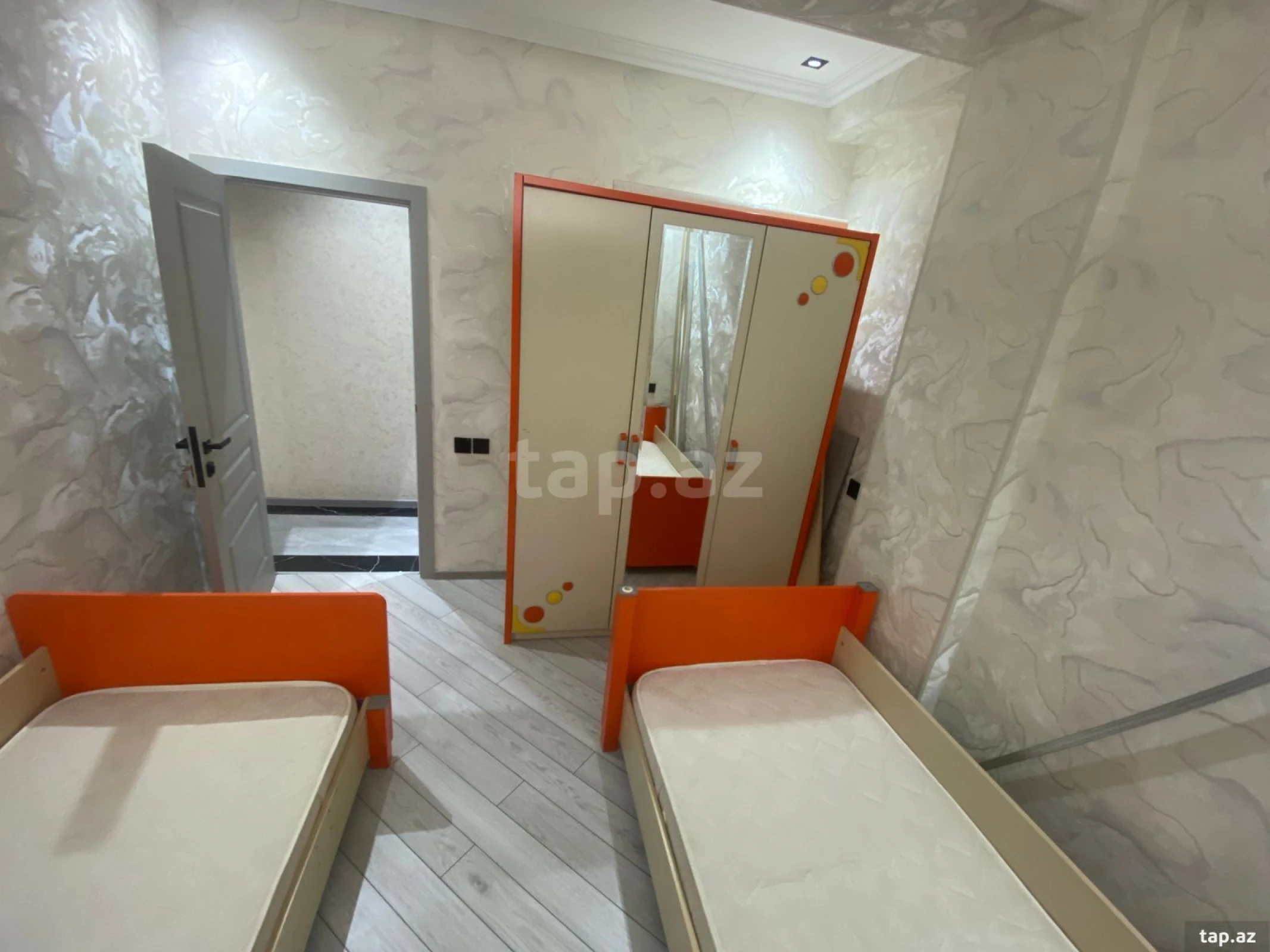 Kirayə verilir 3 otaqlı yeni tikili 60 m²