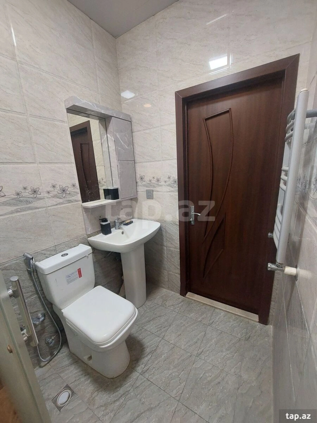 Kirayə verilir 3 otaqlı yeni tikili 80 m²