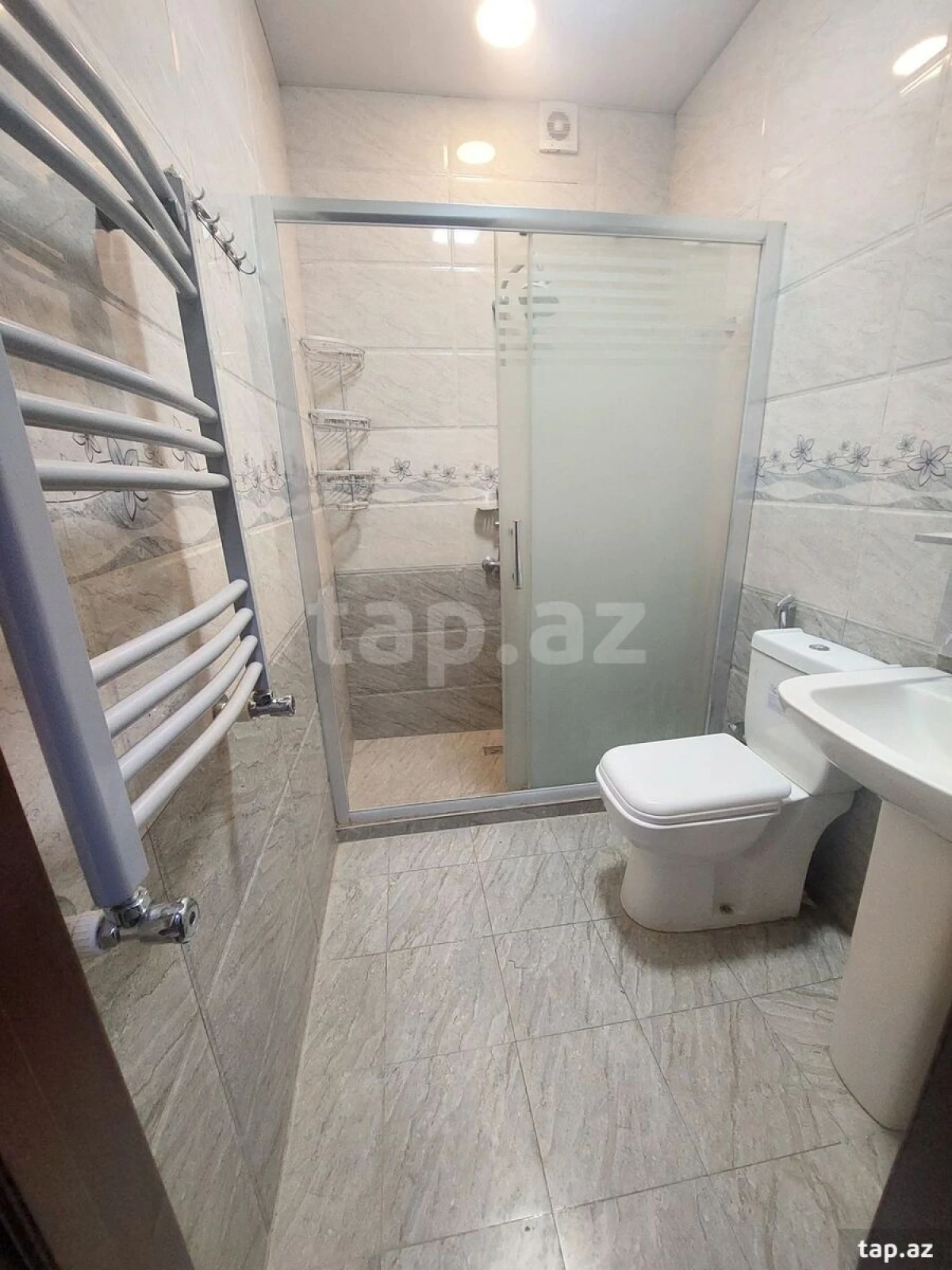 Kirayə verilir 3 otaqlı yeni tikili 80 m²