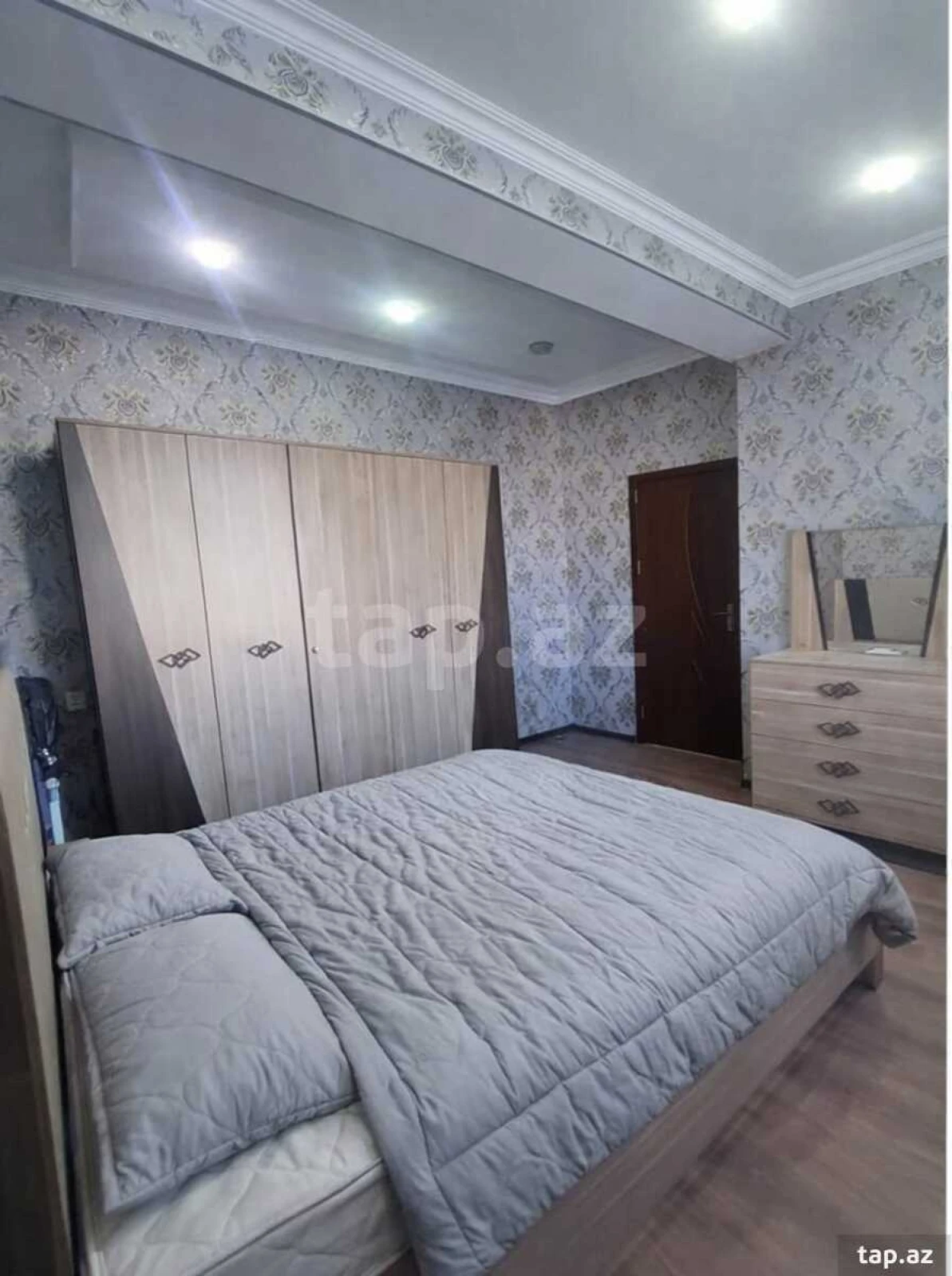 Kirayə verilir 3 otaqlı yeni tikili 80 m²