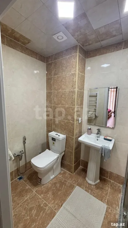Kirayə verilir 2 otaqlı yeni tikili 70 m²