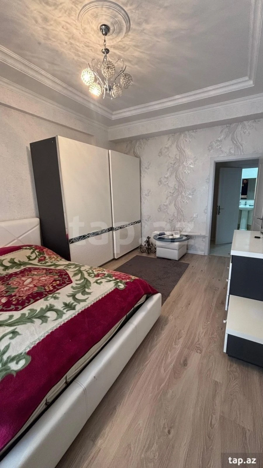 Kirayə verilir 2 otaqlı yeni tikili 70 m²
