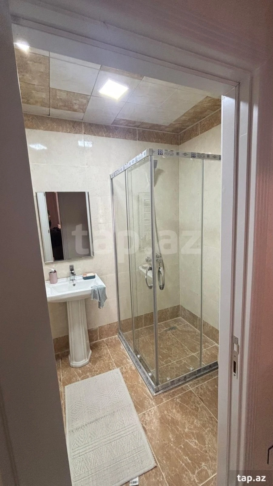 Kirayə verilir 2 otaqlı yeni tikili 70 m²