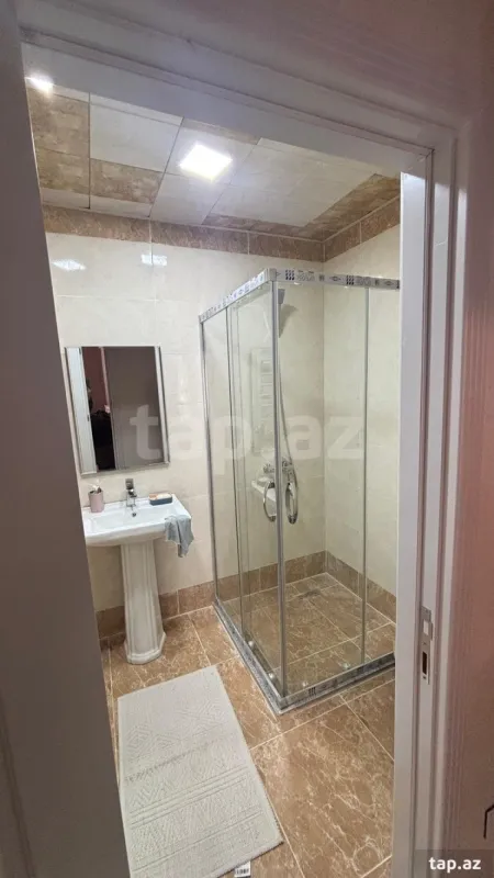 Kirayə verilir 2 otaqlı yeni tikili 70 m²