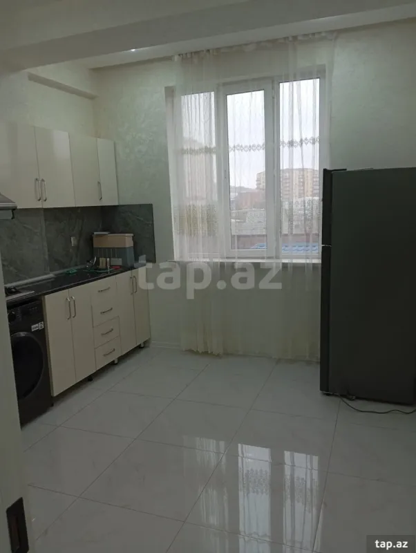 Kirayə verilir 2 otaqlı yeni tikili 72 m²