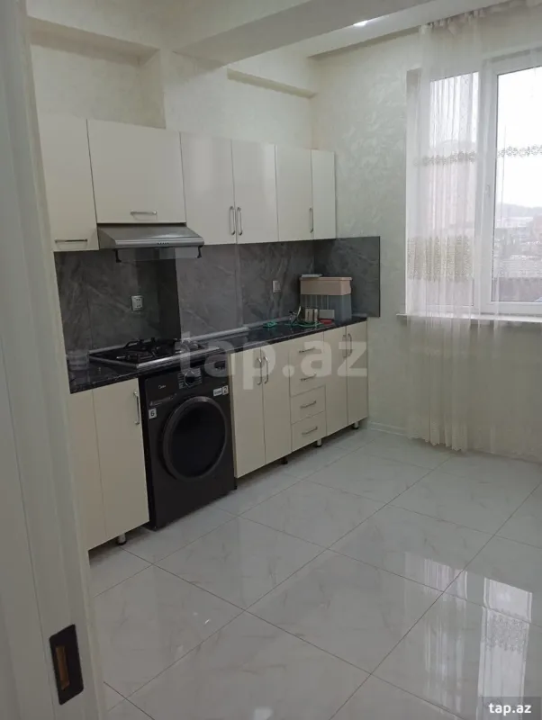 Kirayə verilir 2 otaqlı yeni tikili 72 m²
