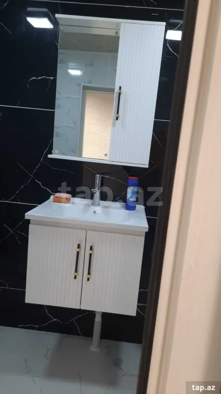 Kirayə verilir 3 otaqlı yeni tikili 65 m²