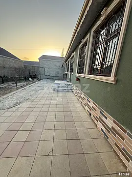 Satılır 4 otaqlı həyət evi 217 m²