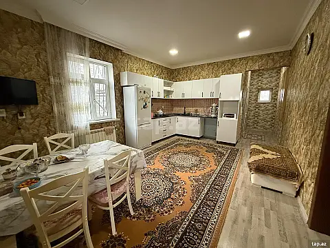 Satılır 4 otaqlı həyət evi 217 m²