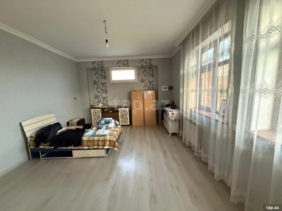 Satılır 4 otaqlı həyət evi 217 m²