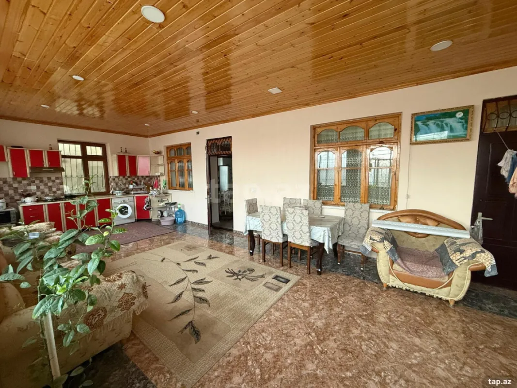 Satılır 4 otaqlı həyət evi 217 m²