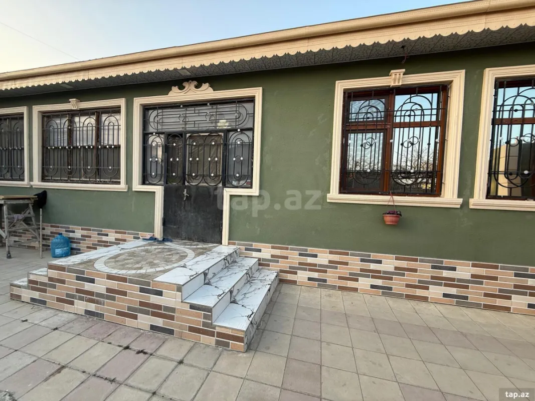 Satılır 4 otaqlı həyət evi 217 m²