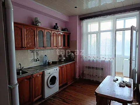 Kirayə verilir 3 otaqlı yeni tikili 142 m²