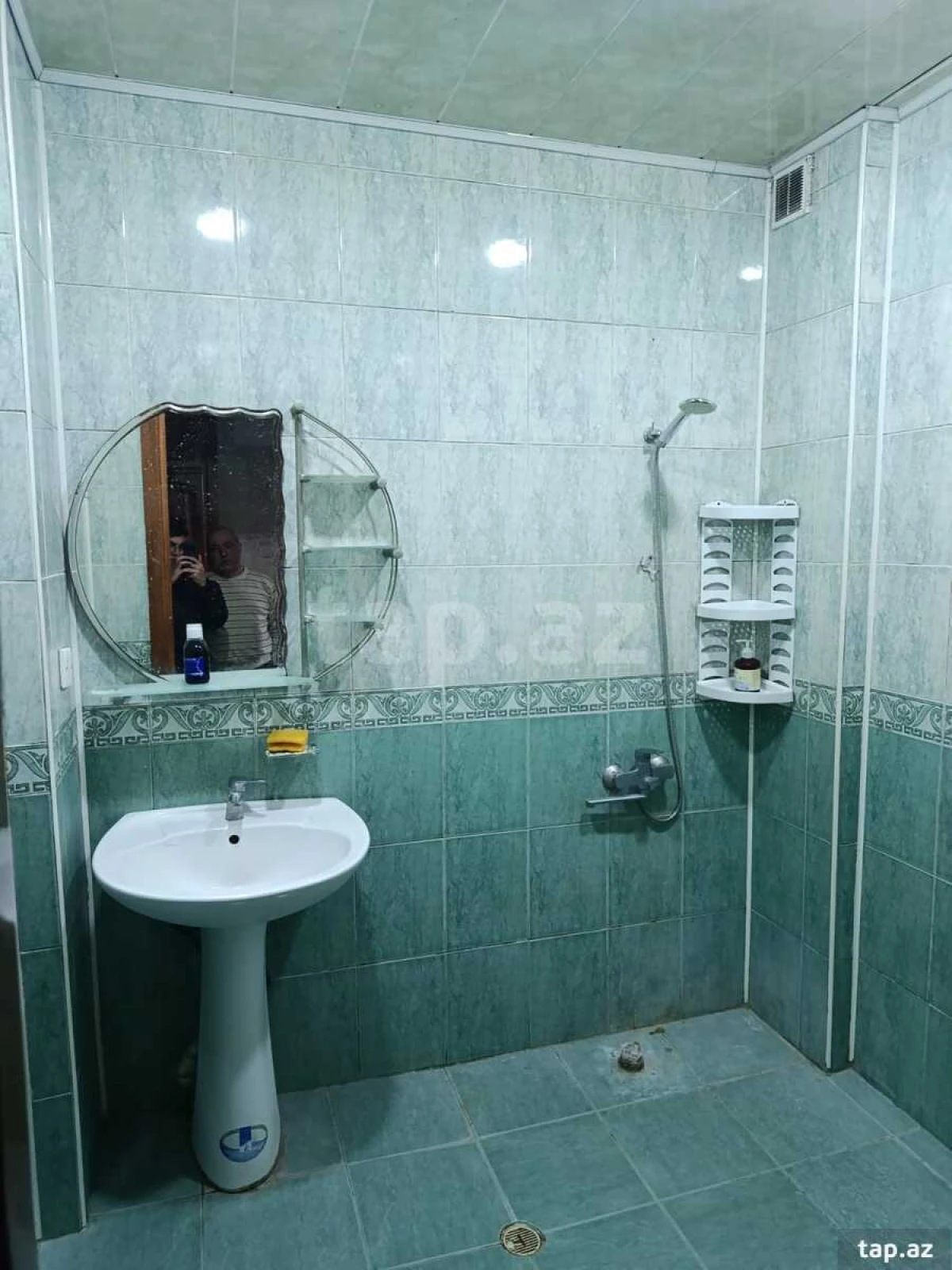 Kirayə verilir 3 otaqlı yeni tikili 142 m²