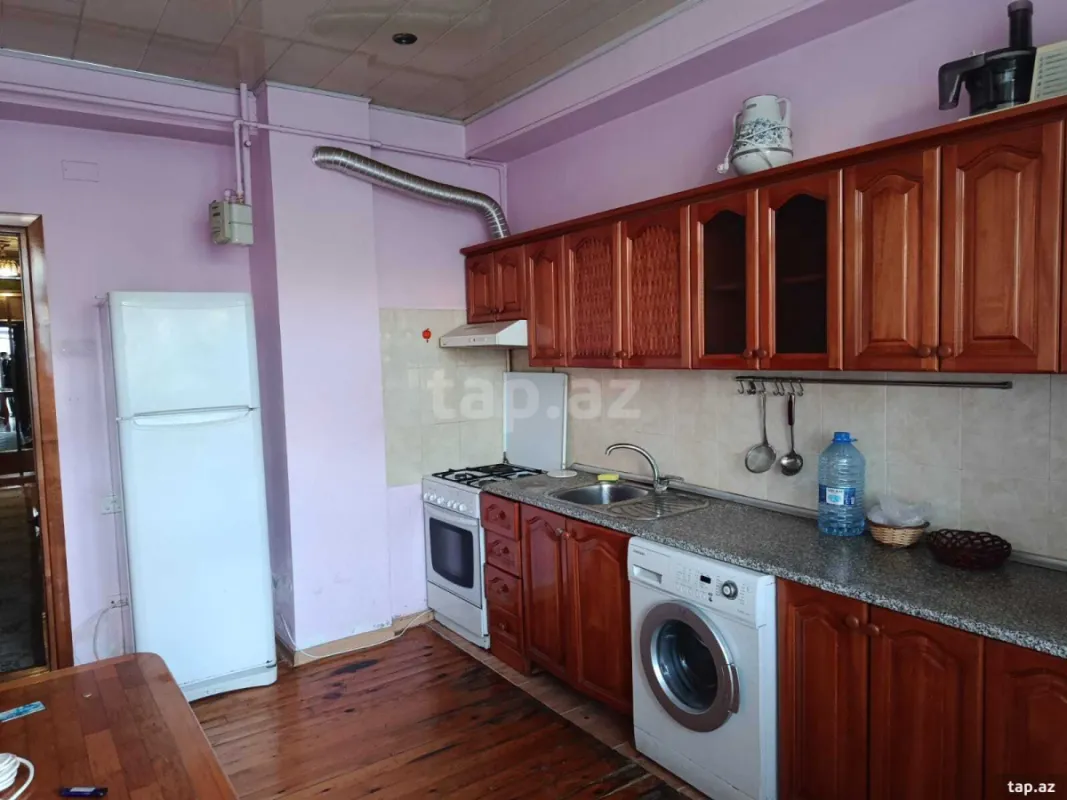 Kirayə verilir 3 otaqlı yeni tikili 142 m²