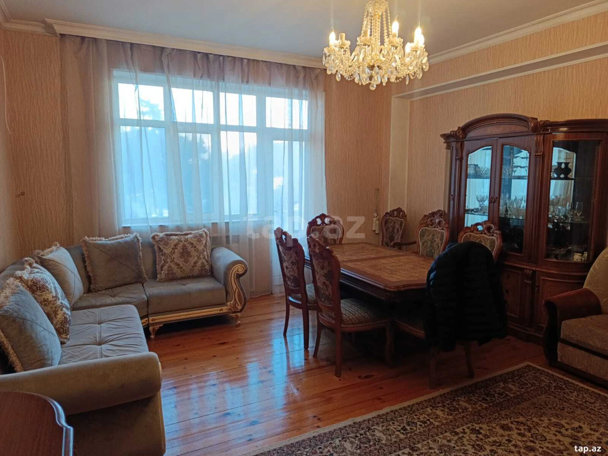Kirayə verilir 3 otaqlı yeni tikili 142 m²