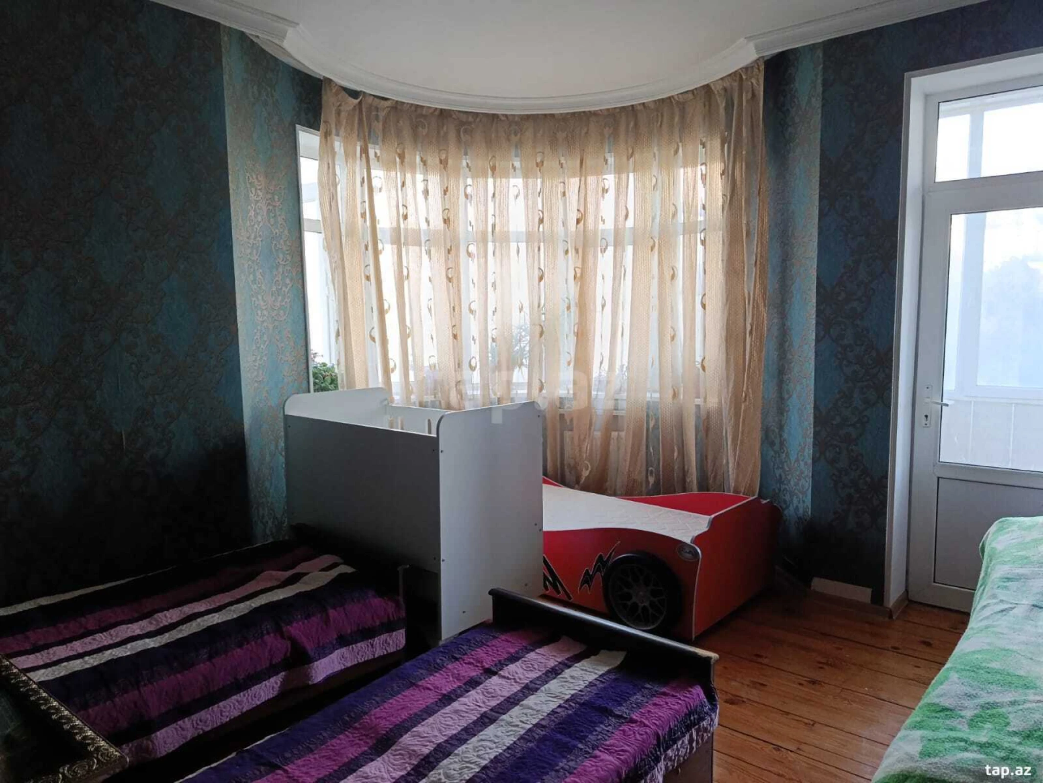 Kirayə verilir 3 otaqlı yeni tikili 142 m²