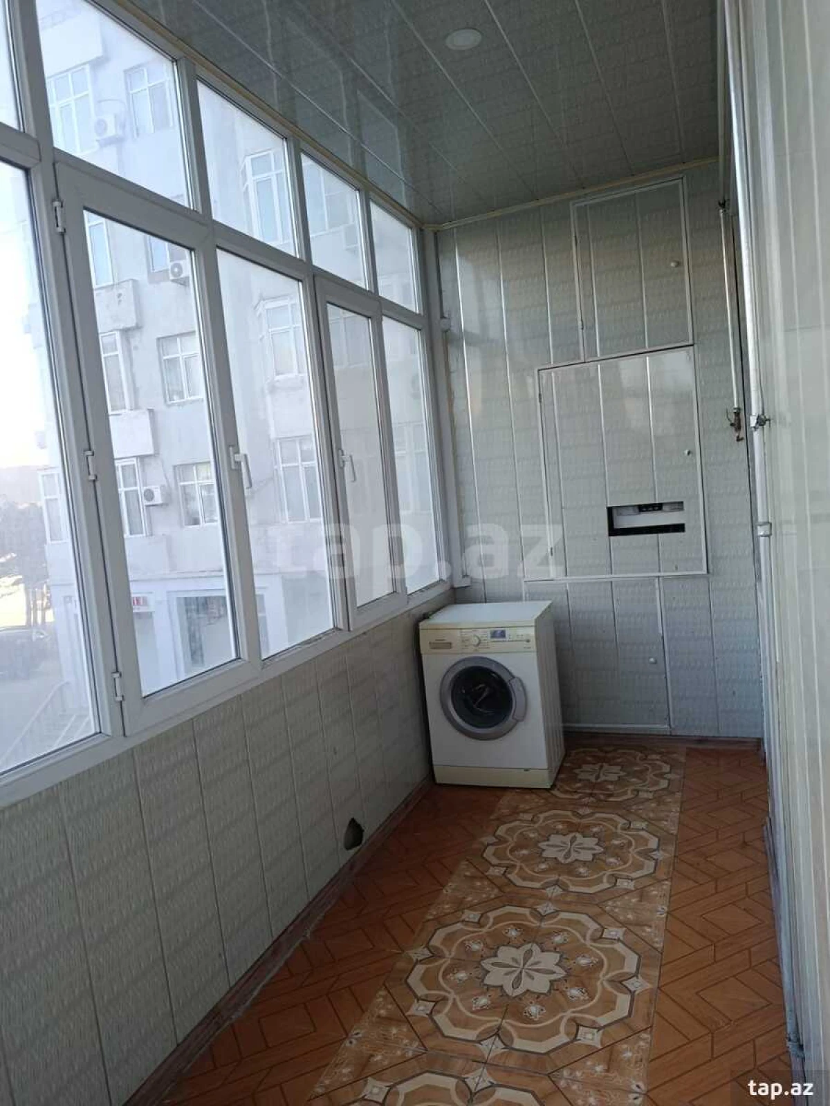 Kirayə verilir 3 otaqlı yeni tikili 142 m²