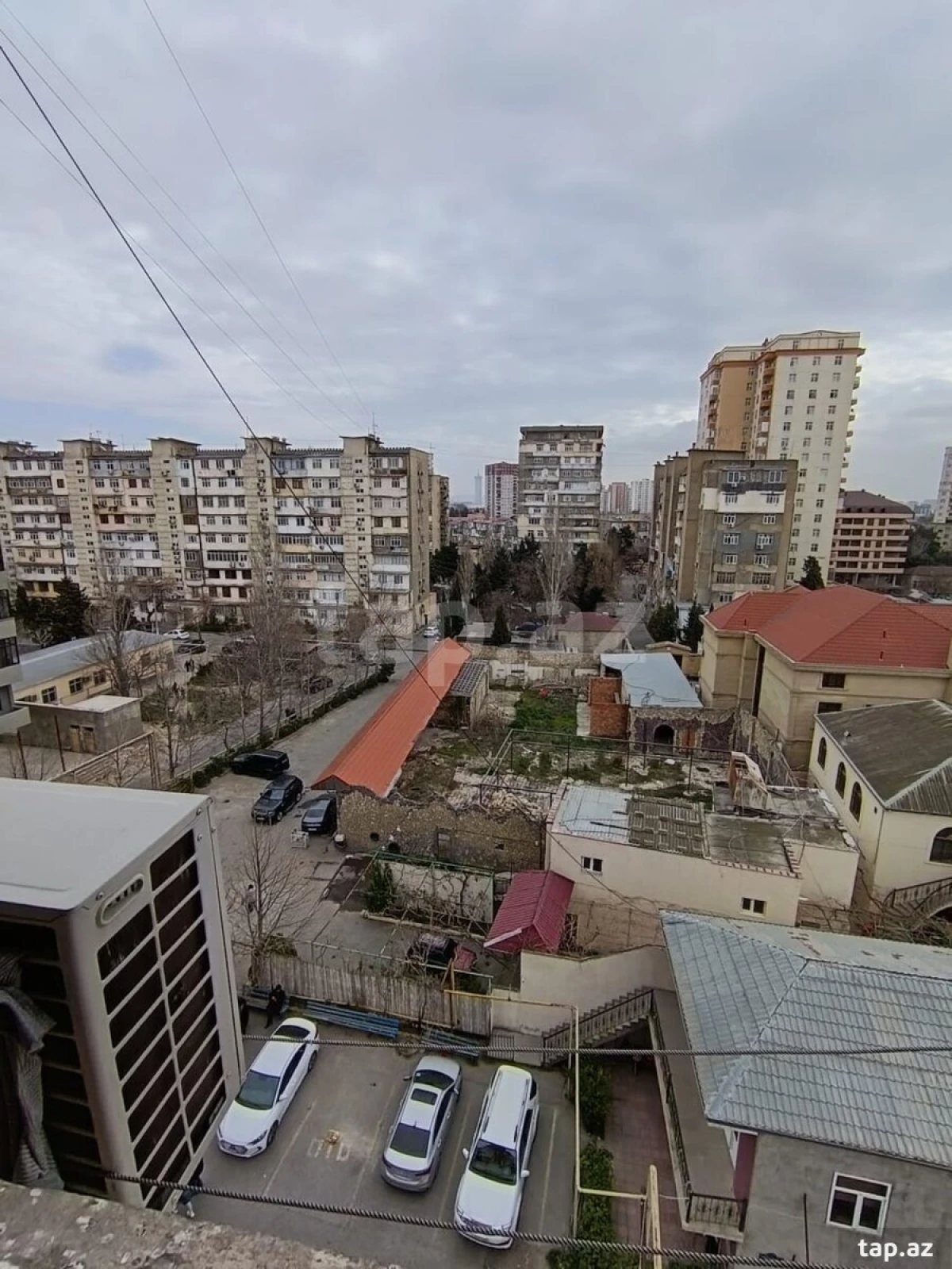 Satılır 4 otaqlı mənzil 110 m²