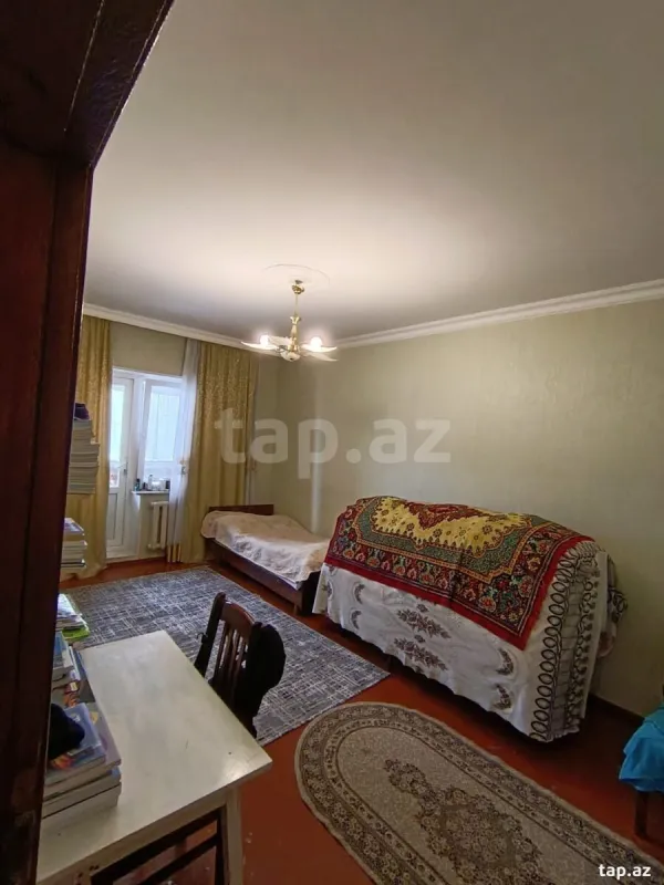 Satılır 4 otaqlı mənzil 110 m²