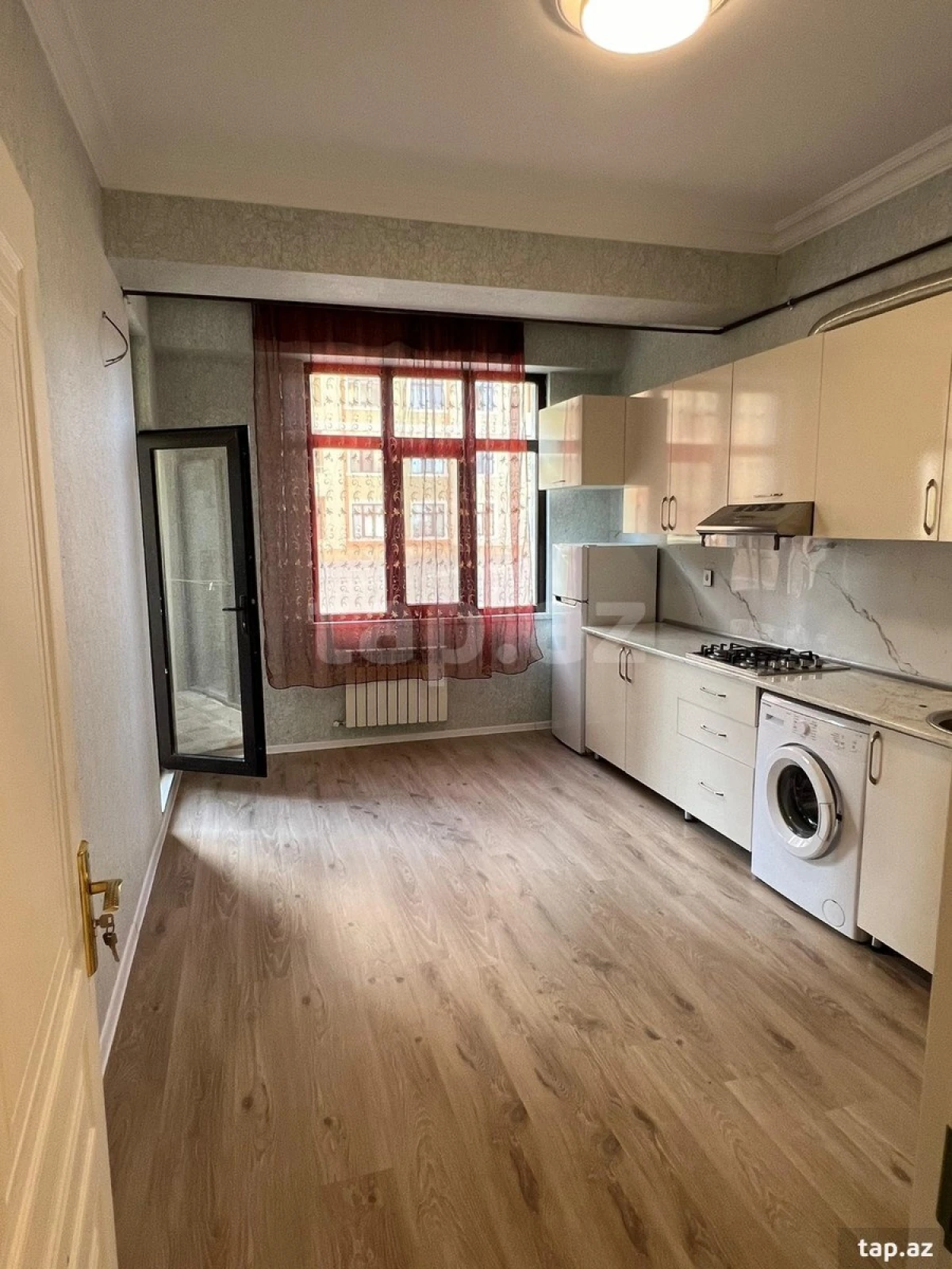 Kirayə verilir 2 otaqlı yeni tikili 82 m²