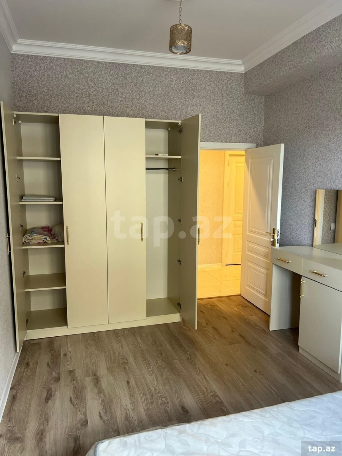 Kirayə verilir 2 otaqlı yeni tikili 82 m²