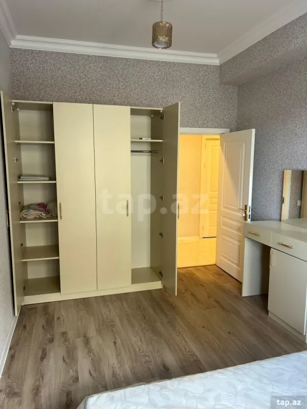 Kirayə verilir 2 otaqlı yeni tikili 82 m²