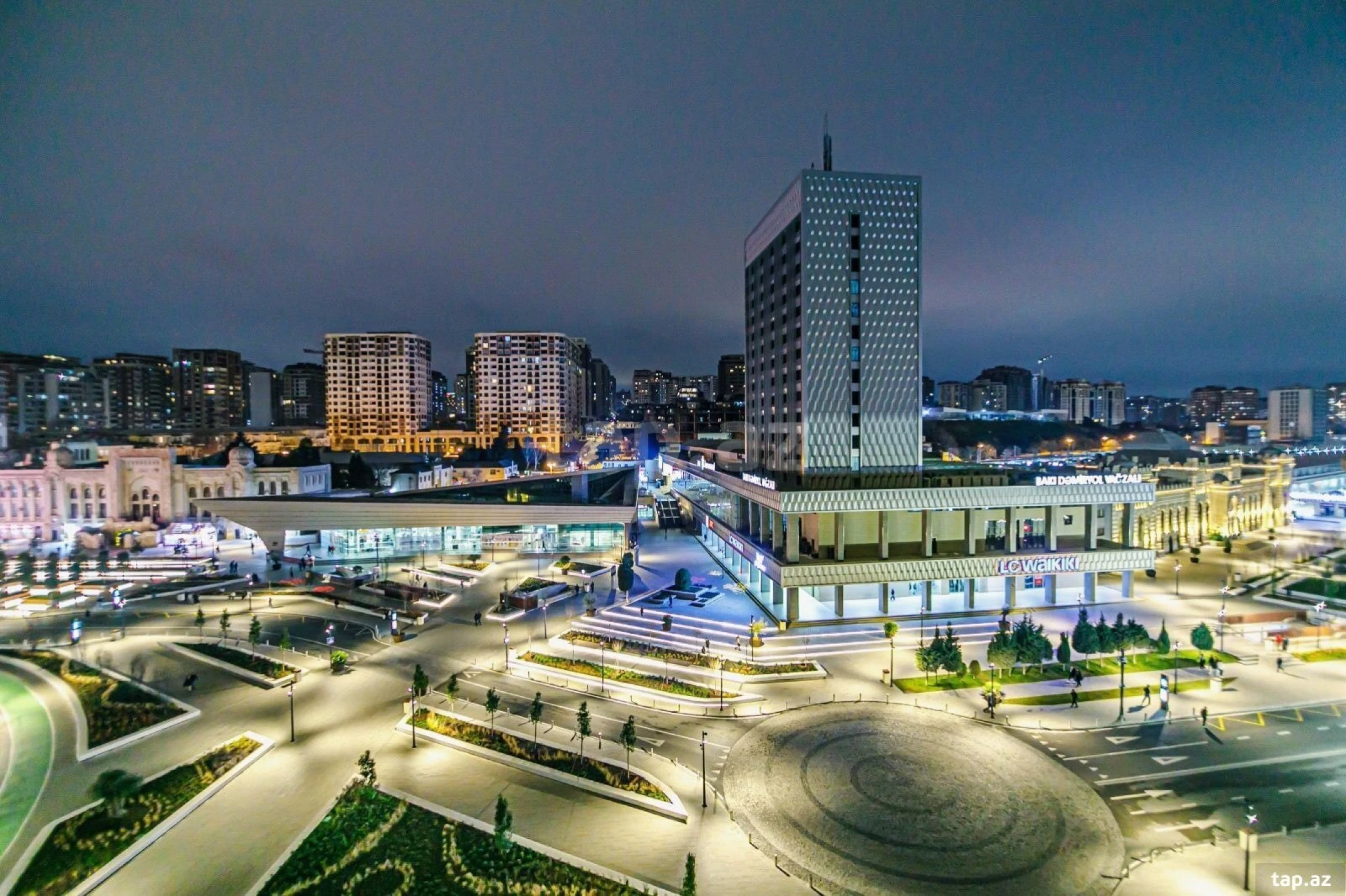 Kirayə verilir 3 otaqlı yeni tikili 136 m²