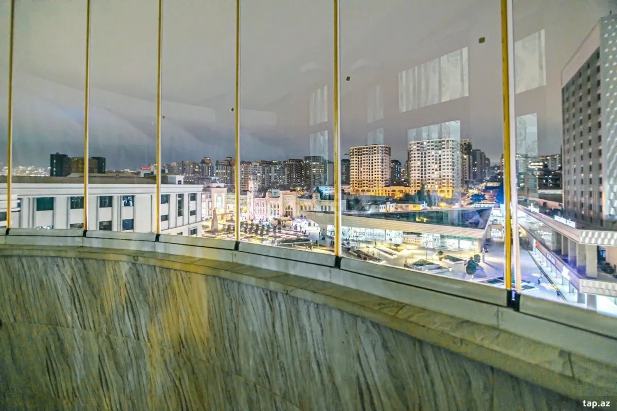 Kirayə verilir 3 otaqlı yeni tikili 136 m²