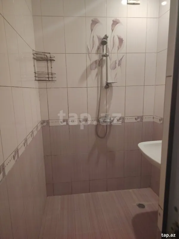 Kirayə verilir 1 otaqlı mənzil 42 m²