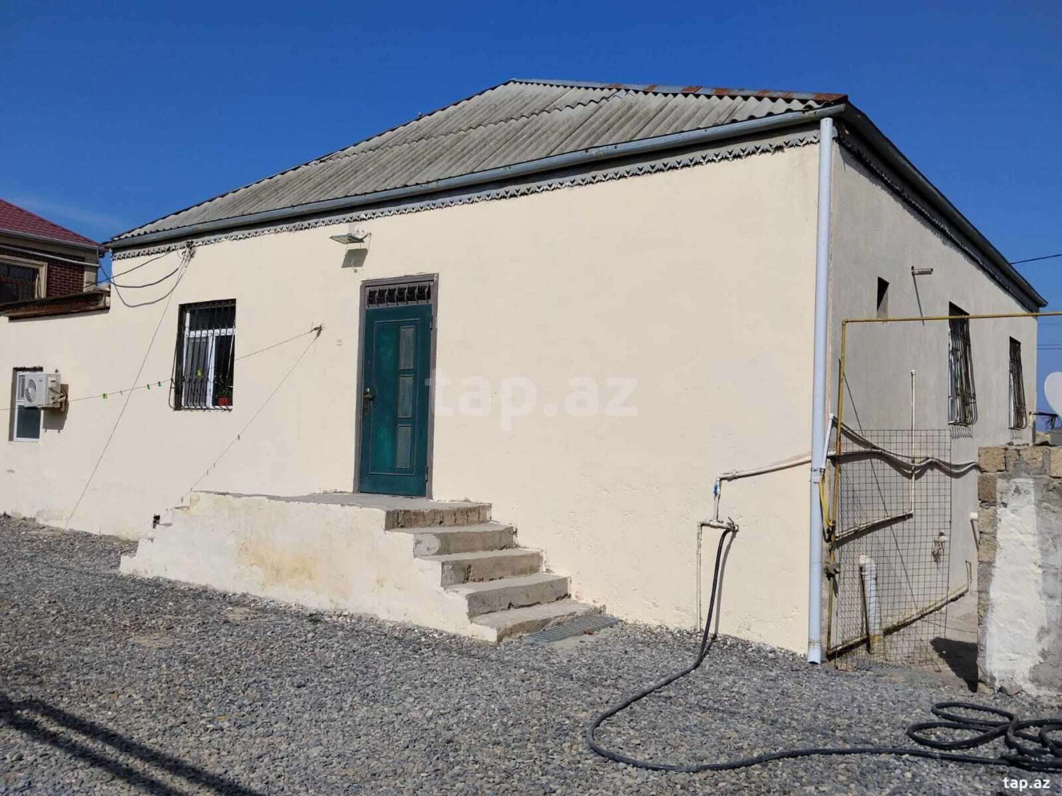 Satılır 3 otaqlı həyət evi 100 m²