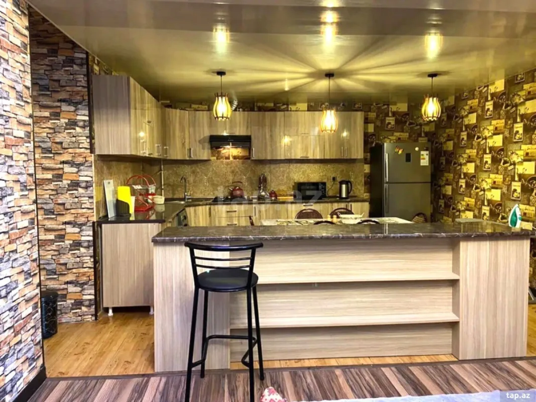 Satılır 4 otaqlı mənzil 80 m²