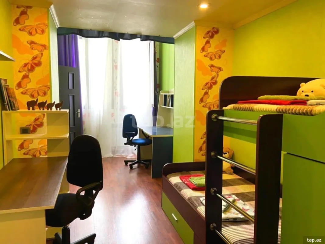 Satılır 4 otaqlı mənzil 80 m²