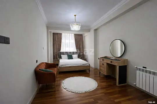 Satılır 3 otaqlı yeni tikili 135 m²