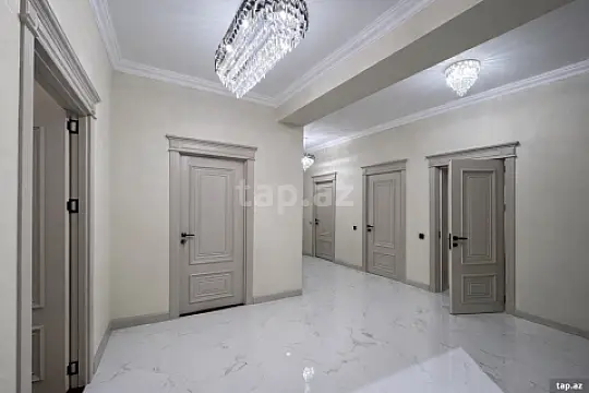 Satılır 3 otaqlı yeni tikili 135 m²