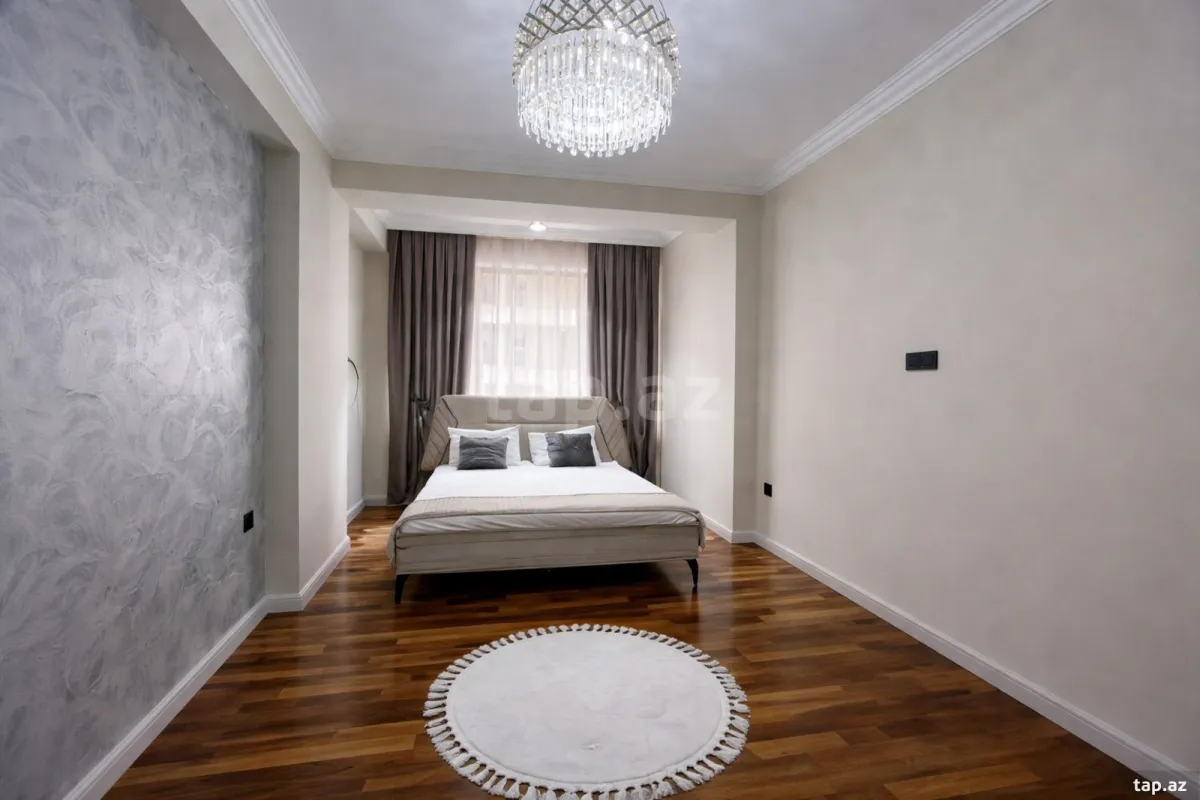 Satılır 3 otaqlı yeni tikili 135 m²